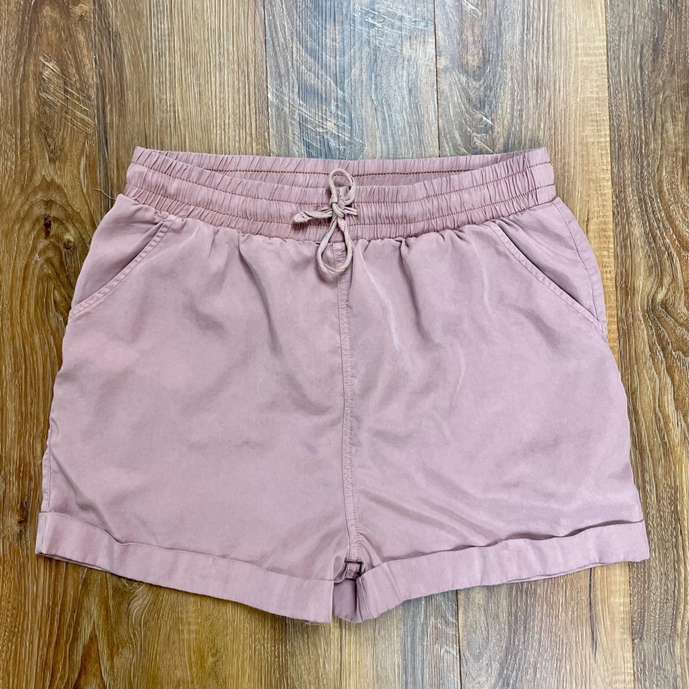 Universal Thread high rise dusty rose pink shorts size Small.